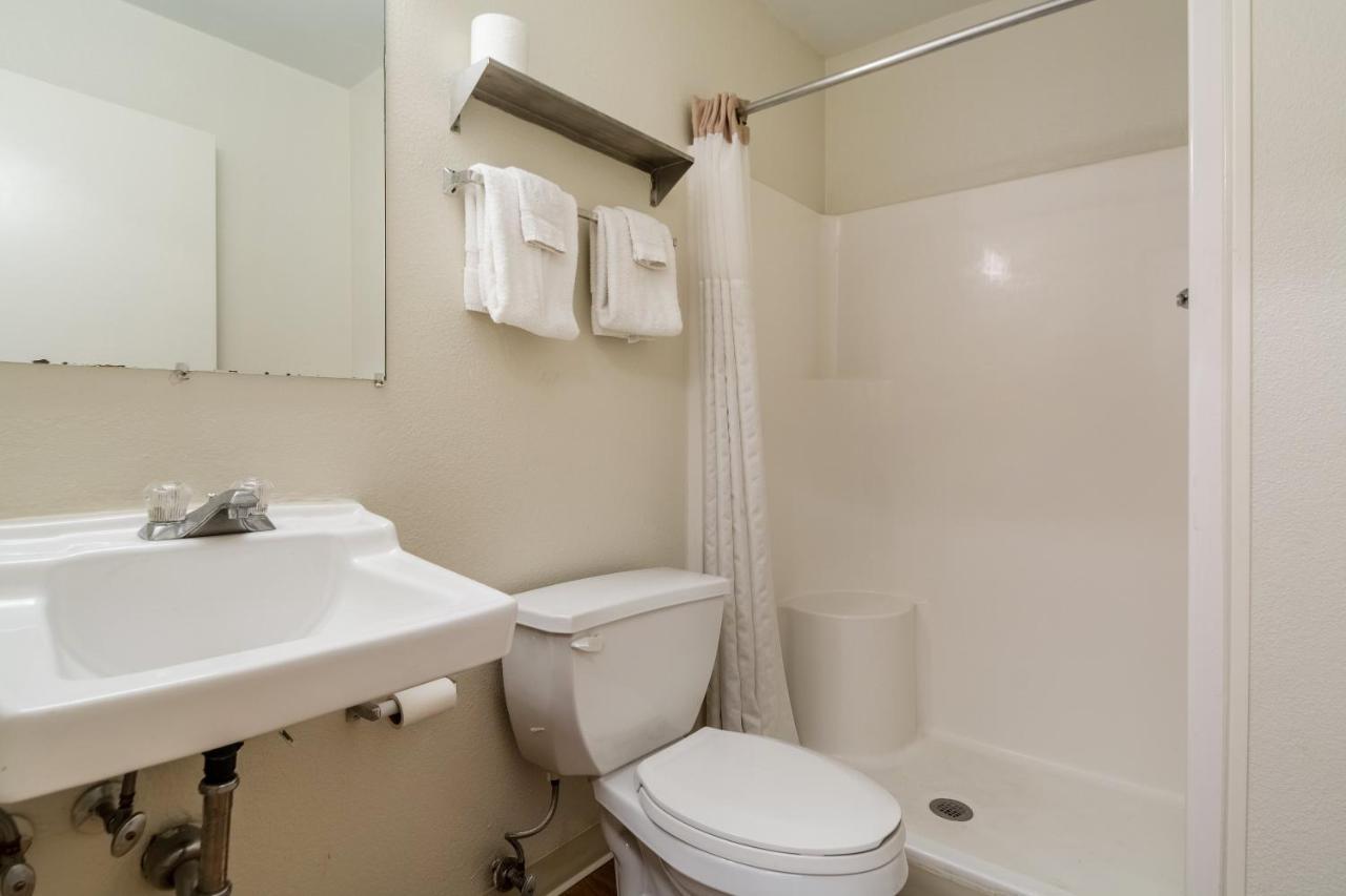 Hometowne Studios By Red Roof Denver - Lakewood West Екстер'єр фото